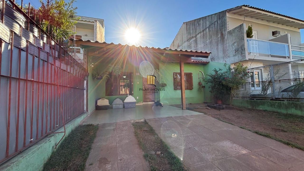 Casa 3 dormitórios no bairro Guarujá