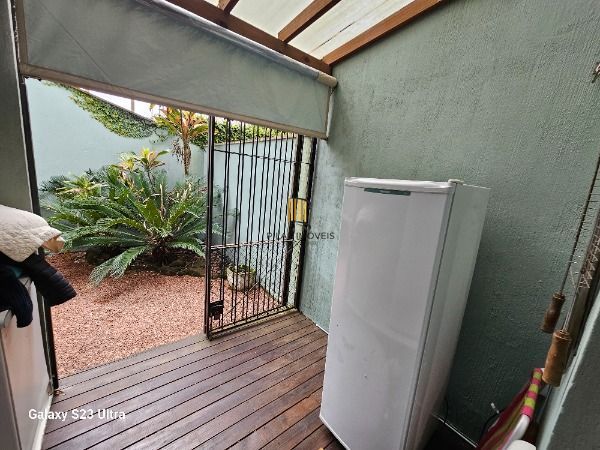 Casa Condominio em Porto Alegre, no bairro Ipanema, com 3 dormitório(s), e 3 banheiros, à venda.
