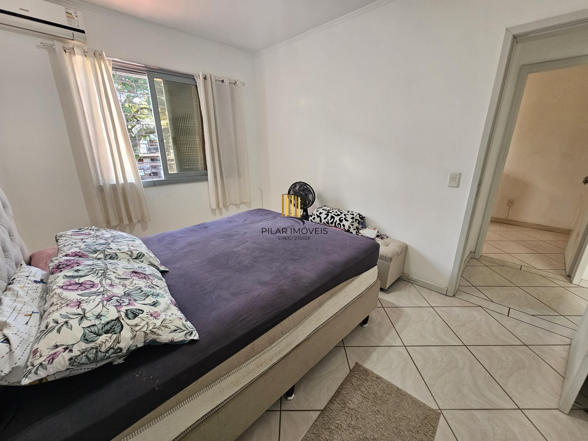 Casa com piscina terreno 10x30 zona sul de Porto Alegre