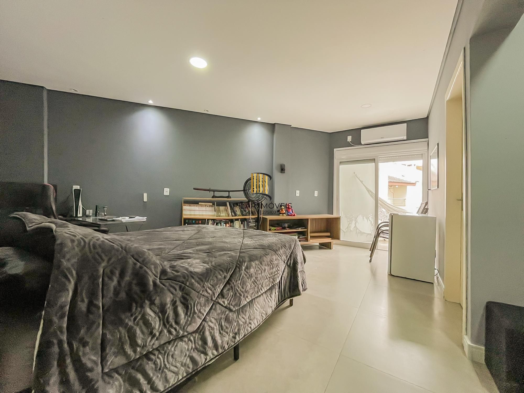 Casa 3 dormitórios no bairro Hípica