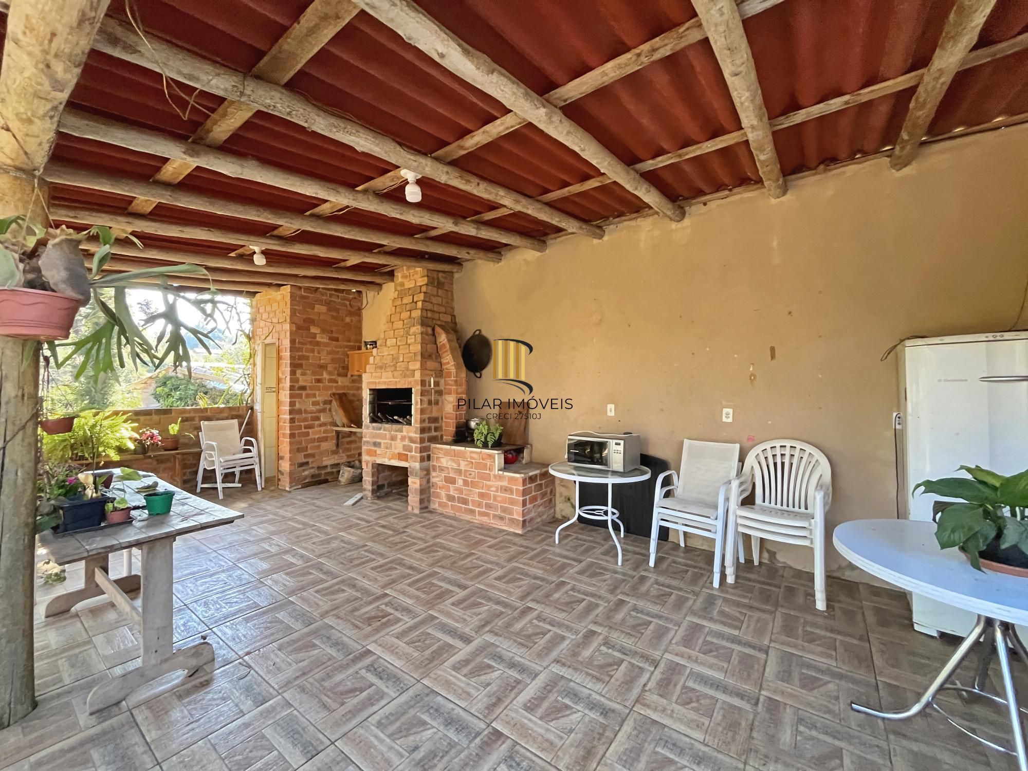 Casa 3 dormitórios no bairro Hípica