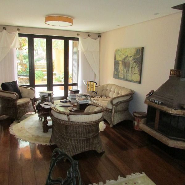 Casa para Venda - 340m², 4 dormitórios, sendo 2 suites, 3 vagas - Jardim Isabel