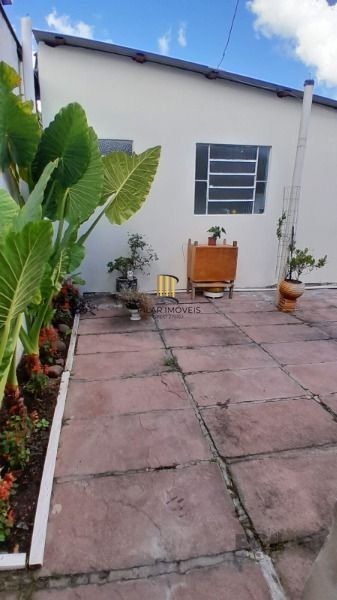 Casa em Porto Alegre, no bairro Restinga, com 2 dormitório(s), e 2 banheiros, à venda.