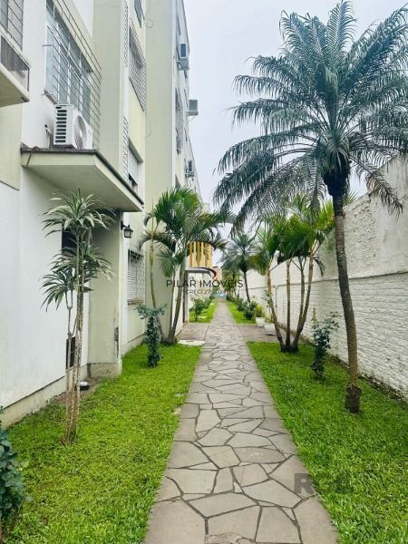 Apartamento em Porto Alegre, no bairro Cristal, com 2 dormitório(s), e 2 banheiros, à venda. - Pilar Imóveis
