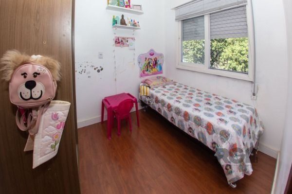 Apartamento em Porto Alegre, no bairro Tristeza, com 3 dormitório(s), e 3 banheiros, à venda.