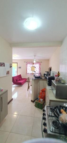 Casa em Porto Alegre, no bairro Hípica, com 2 dormitório(s), e 2 banheiros, à venda.