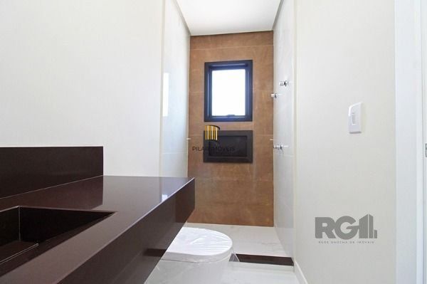 Casa Condominio em Porto Alegre, no bairro Ipanema, com 3 dormitório(s), à venda.