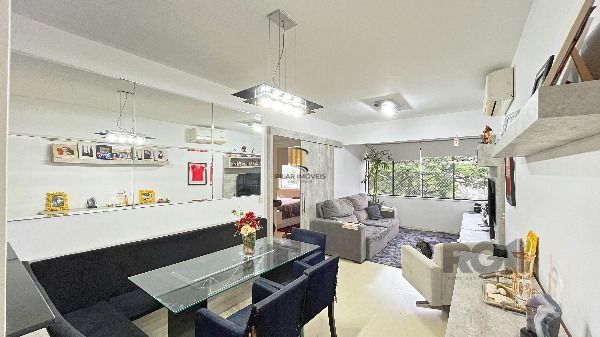 Apartamento em Porto Alegre, no bairro Teresópolis, com 2 dormitório(s), e 2 banheiros, à venda.
