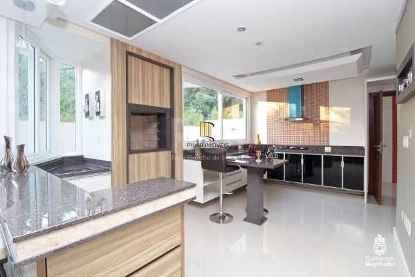 Casa Condominio para Venda - 254.32m², 3 dormitórios, sendo 3 suites, 2 vagas - Pedra Redonda