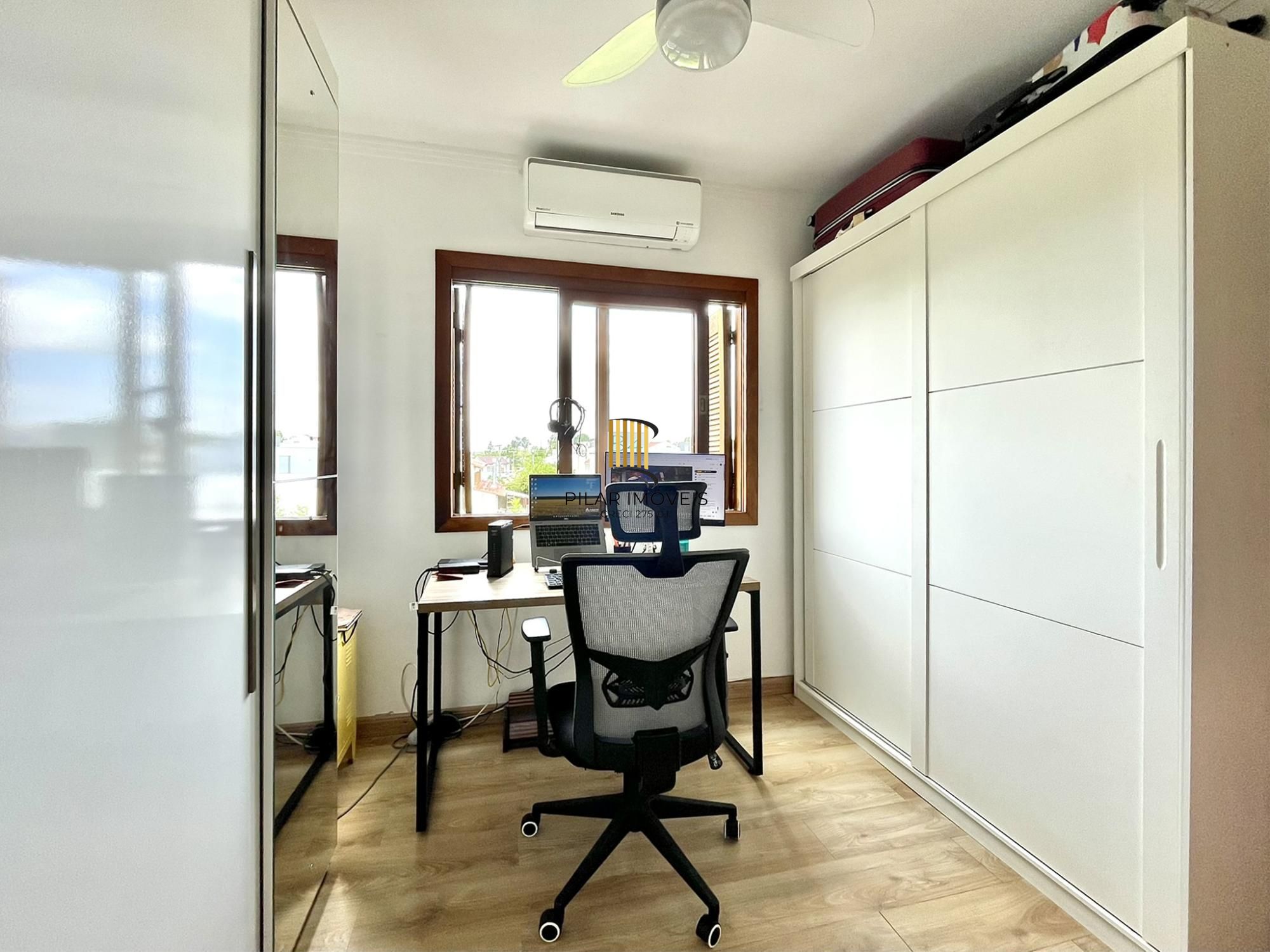 Casa 2 dormitórios no bairro Hípica