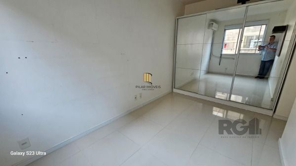 Apartamento em Porto Alegre, no bairro Cavalhada, com 2 dormitório(s), e 2 banheiros, à venda.