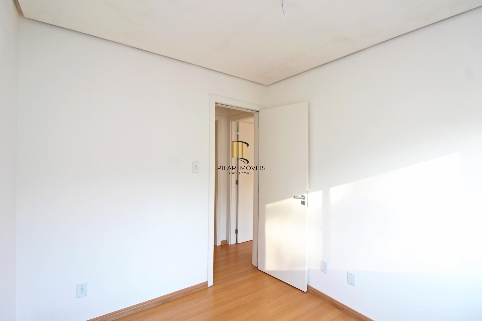 Residência 3 dormitórios sendo 1 suíte em condomínio fechado