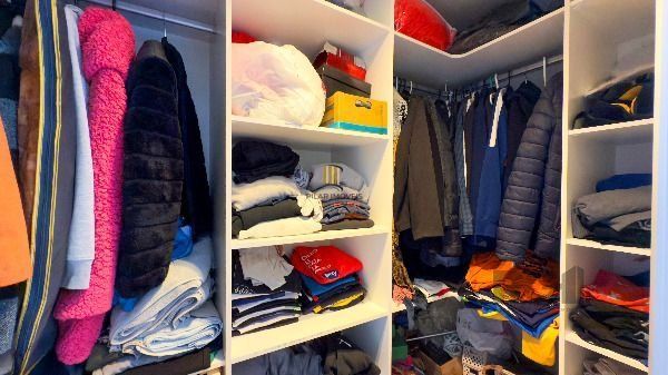 Apartamento em Porto Alegre, no bairro Rio Branco, com 3 dormitório(s), e 3 banheiros, à venda.