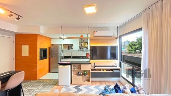 Apartamento em Porto Alegre, no bairro Cristal, com 2 dormitório(s), e 2 banheiros, à venda.