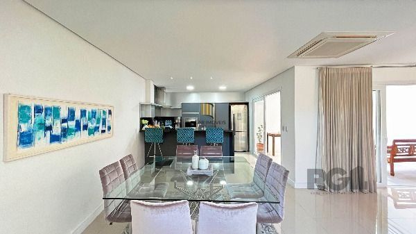 Casa Condominio em Porto Alegre, no bairro Hípica, com 3 dormitório(s), e 3 banheiros, à venda.
