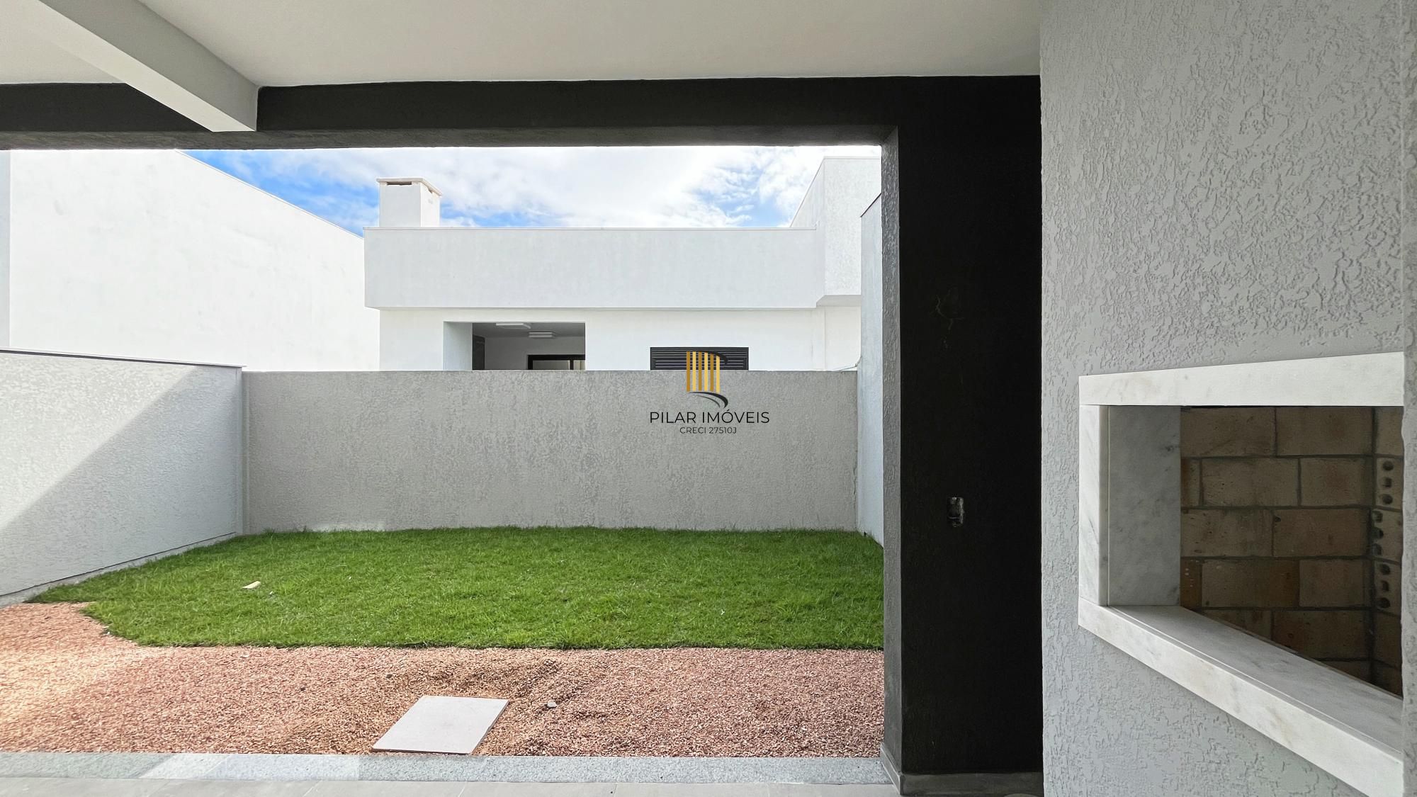 Casa 4 dormitórios( 1 dorm térreo) no Condomínio Villa Amalfi, na zona sul de Porto Alegre.