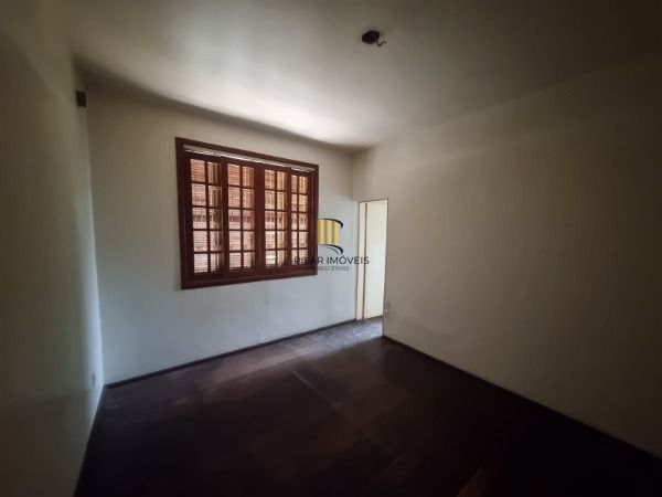 Casa 4 dormitórios no bairro Camaquã