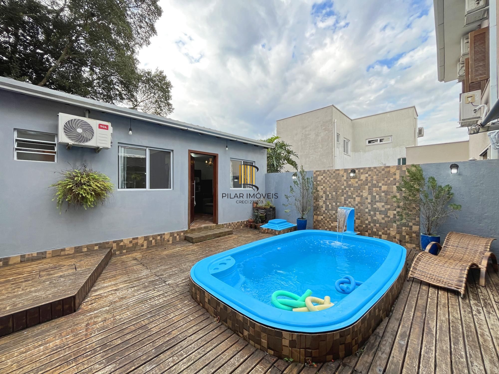 Casa 4 dormitórios no bairro Hípica