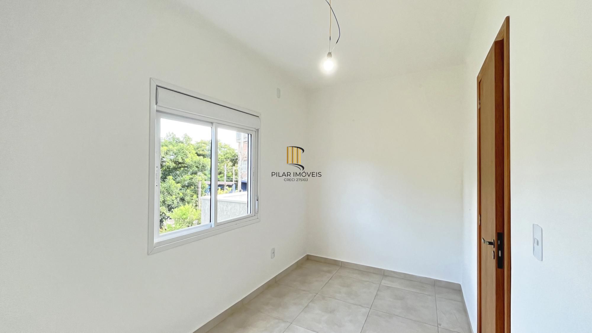 Casa Condominio em Porto Alegre, no bairro Vila Nova, com 2 dormitório(s), e 2 banheiros, à venda.