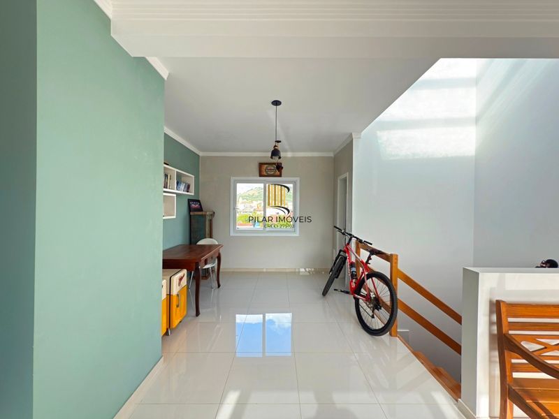 Casa com vista para o Rio e 3 dormitórios