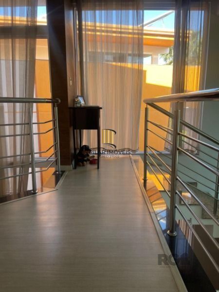 Casa Condominio em Porto Alegre, no bairro Jardim Carvalho, com 3 dormitório(s), à venda.