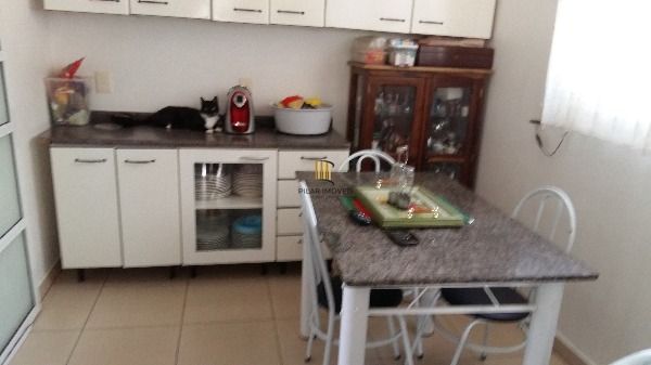 Casa para Venda - 128m², 2 dormitórios, 6 vagas - Medianeira
