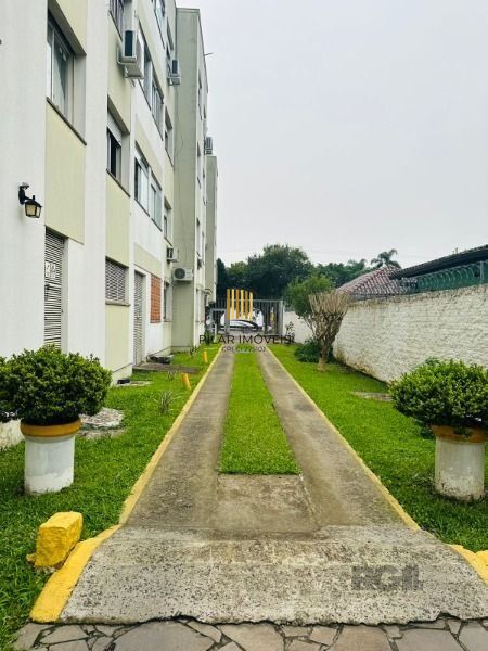 Apartamento em Porto Alegre, no bairro Cristal, com 2 dormitório(s), e 2 banheiros, à venda.