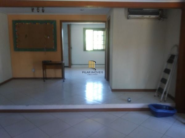 Casa 3 dormitórios no bairro Guarujá