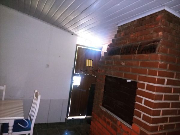 Casa em Porto Alegre, no bairro Belém Novo, com 4 dormitório(s), e 4 banheiros, à venda.
