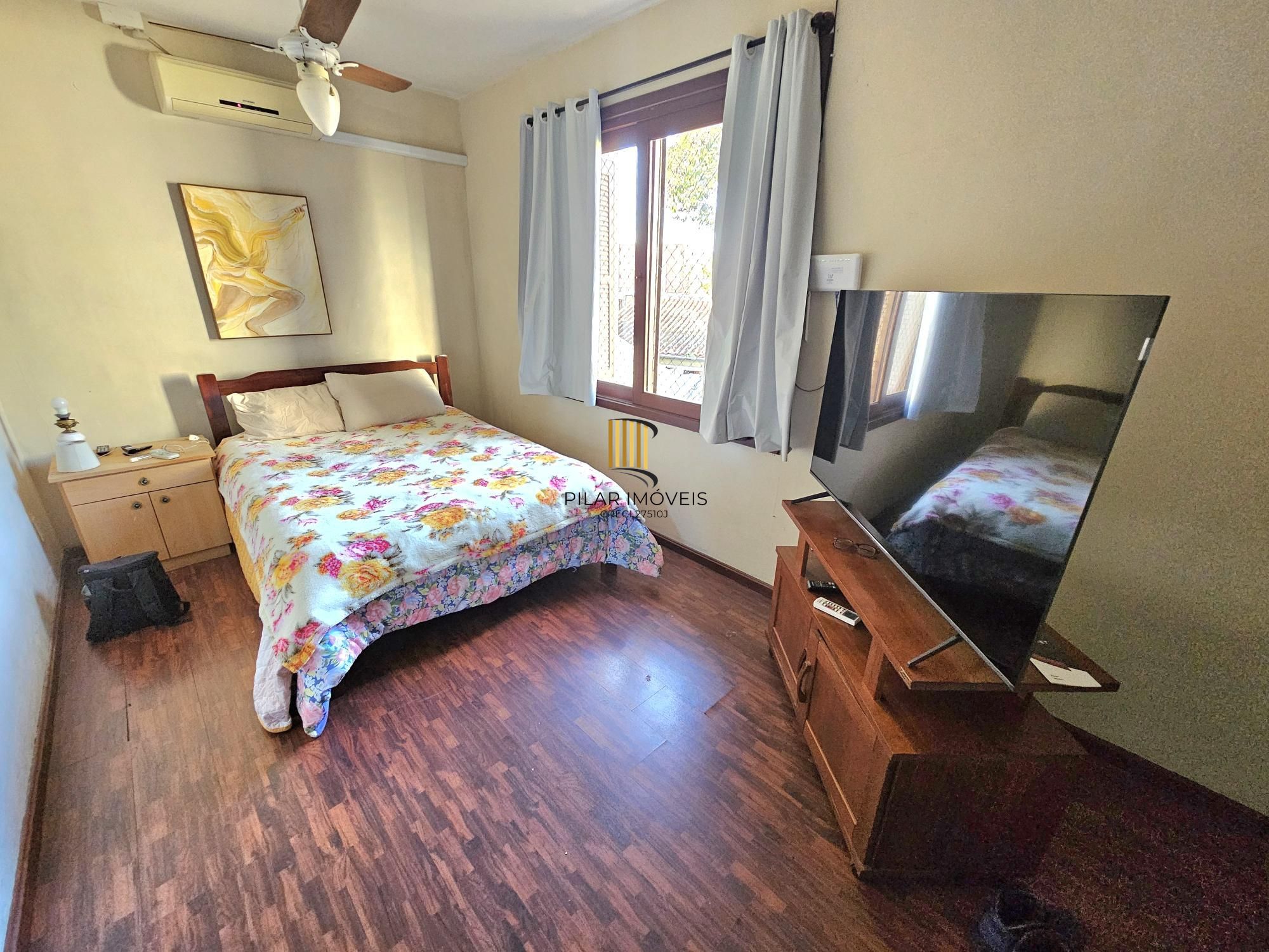 Casa 3 dormitórios no bairro Hípica