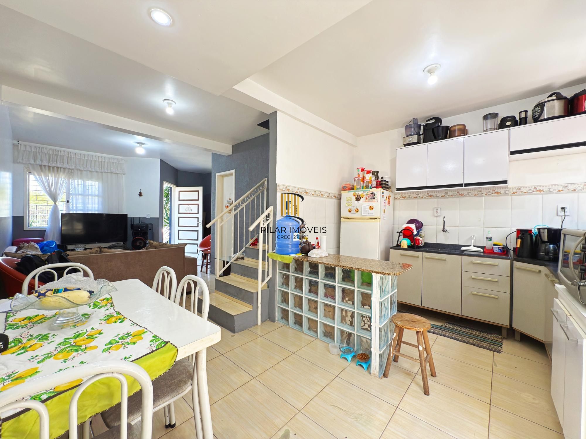 Casa 2 dormitórios no bairro Hípica