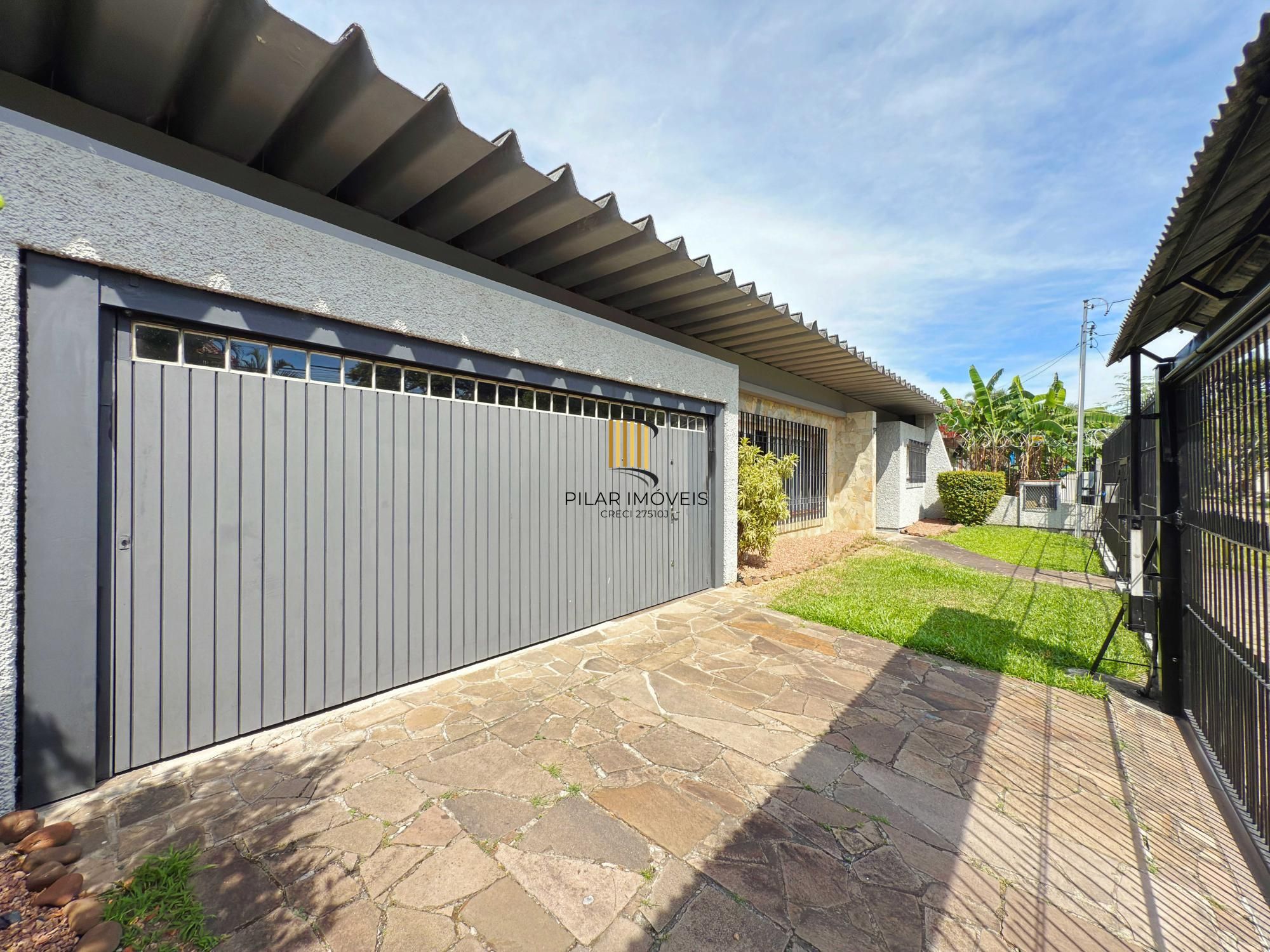 Casa Térrea com Piscina e 3 Dormitórios – Coração de Ipanema