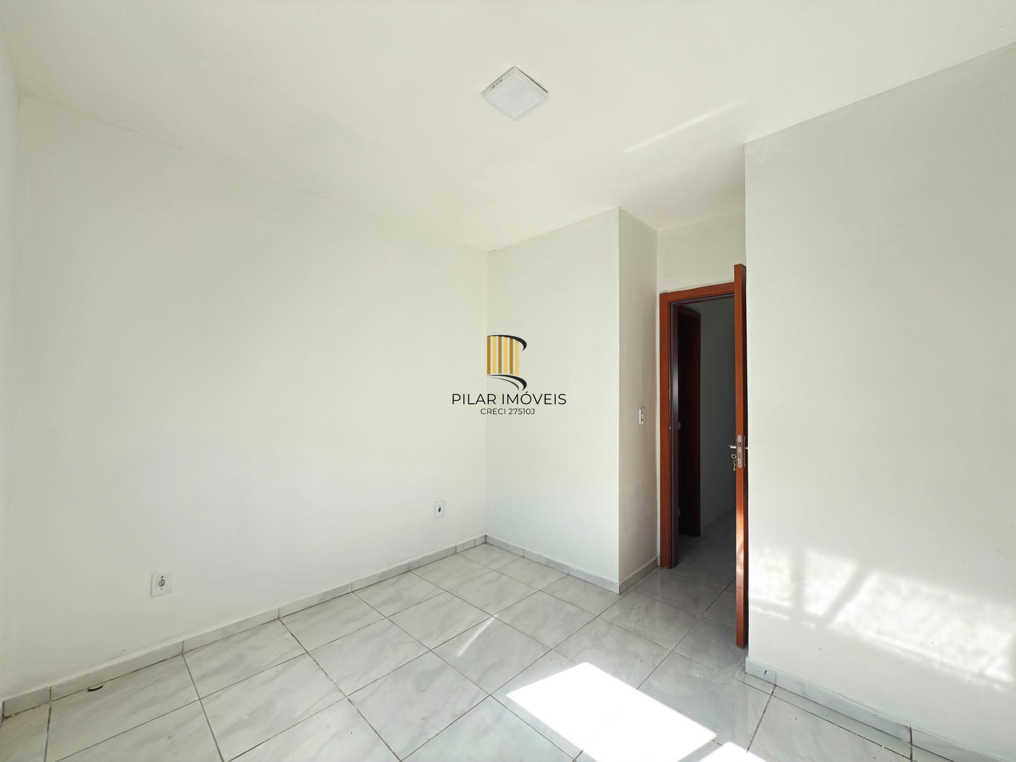 Casa Condominio em Porto Alegre, no bairro Ponta Grossa, com 2 dormitório(s), e 2 banheiros, à venda.