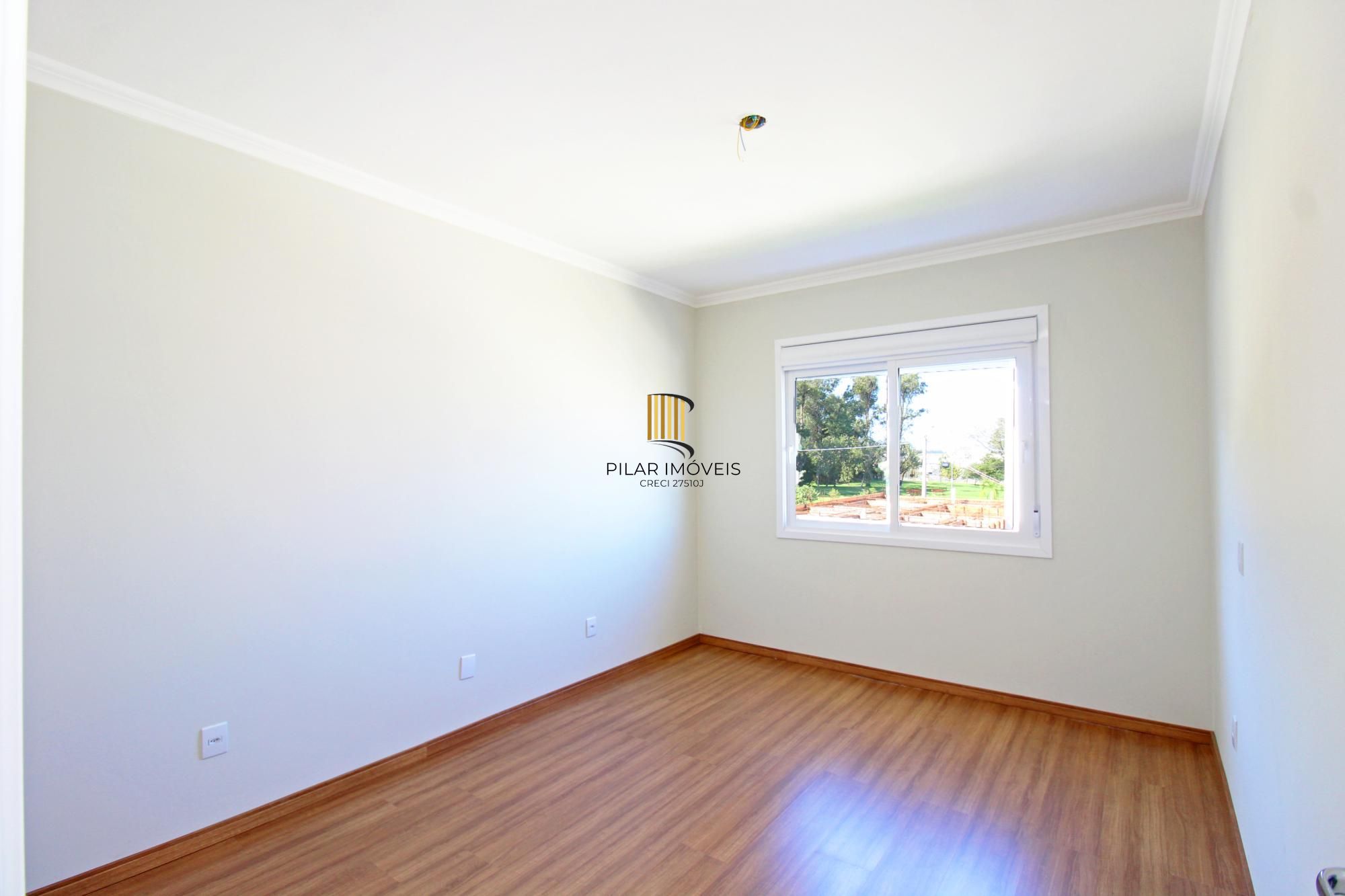Casa em Porto Alegre, no bairro Hípica, com 3 dormitório(s), e 3 banheiros, à venda.