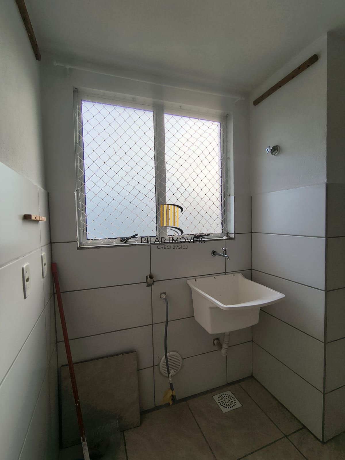 Apartamento de 2 dormitórios no bairro Chapéu do Sol