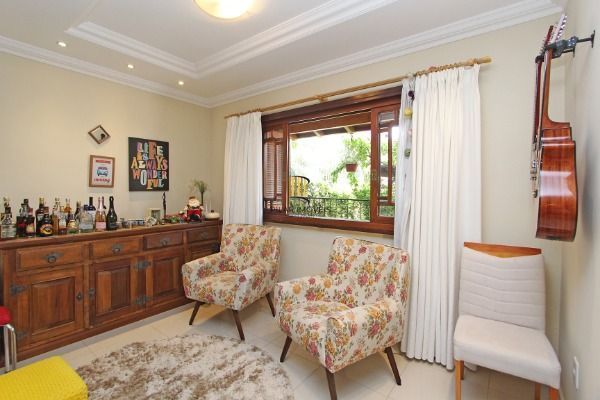 Casa para Venda - 360m², 3 dormitórios, sendo 1 suites, 4 vagas - Portal do Guarujá