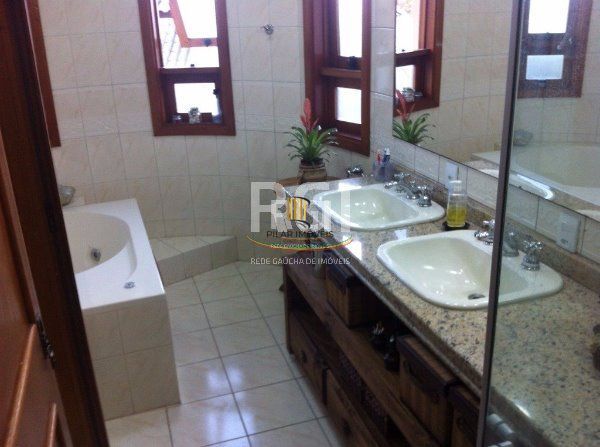 Casa Condominio para Venda - 240.5m², 3 dormitórios, sendo 1 suites, 2 vagas - Jardim Isabel