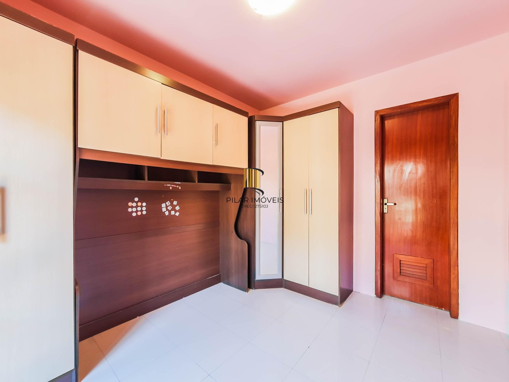 No bairro Serraria, casa em condomínio com 3 dormitórios