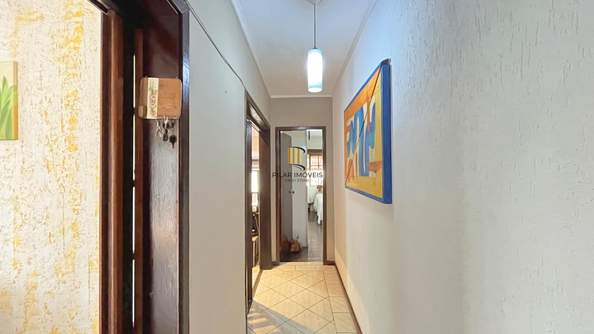 Casa em Porto Alegre, no bairro Vila Nova, com 3 dormitórios, 156 m² , 4 vagas.