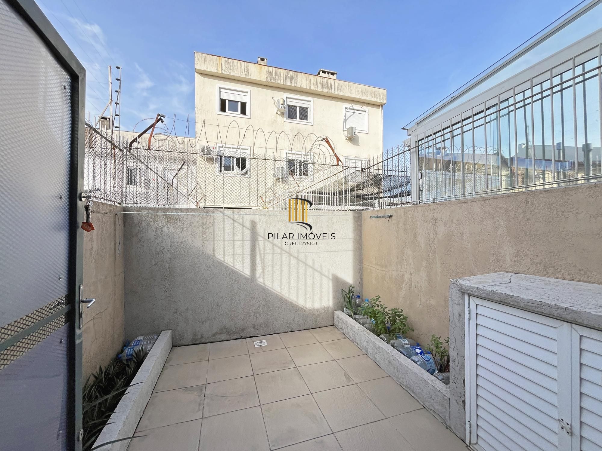 Casa 2 dormitórios no bairro Hípica
