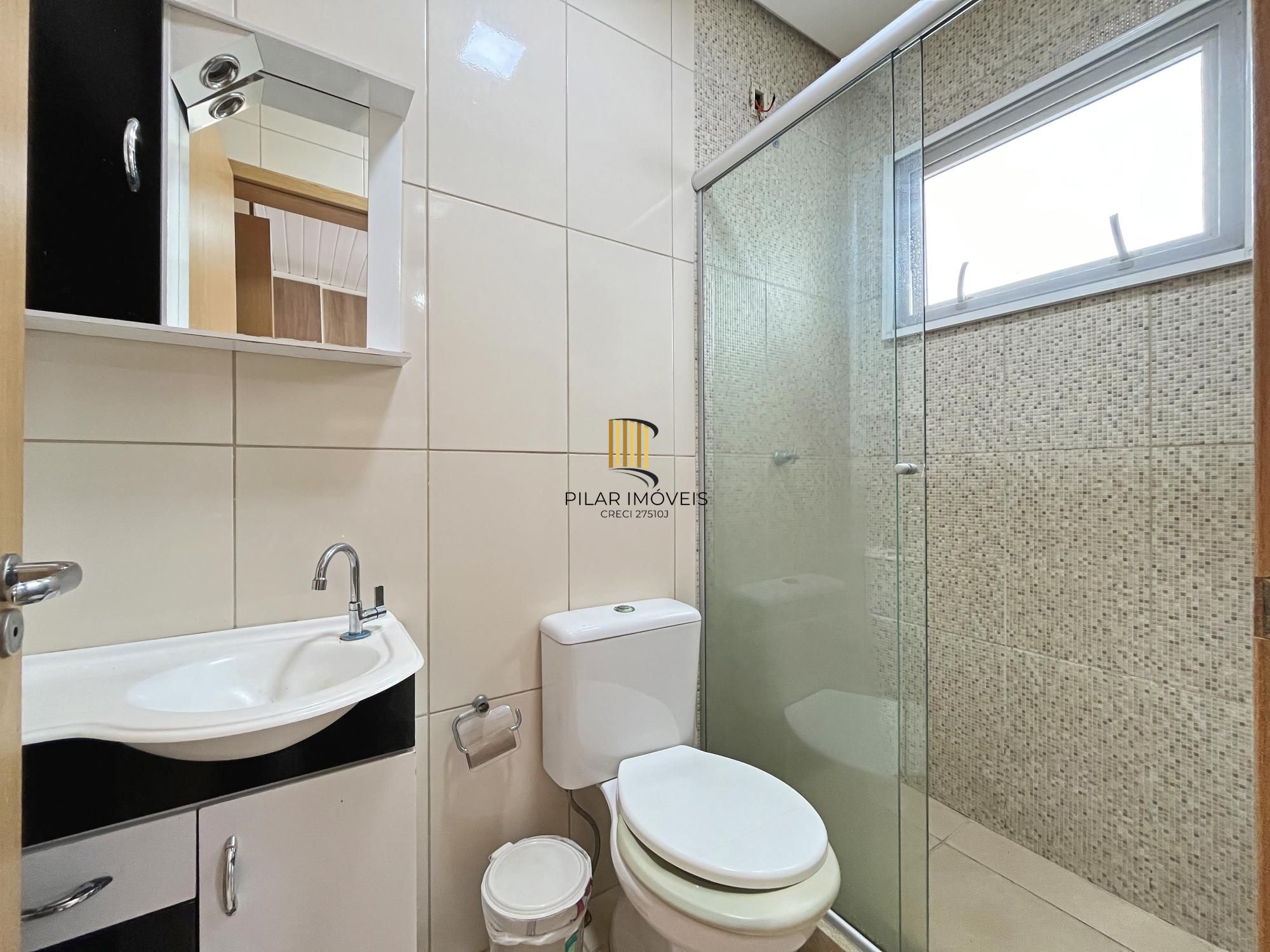 Casa em condomínio em Porto Alegre, no bairro Hípica, com 3 dormitório(s)