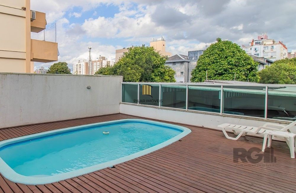 Excelente Apto com 102 m² de 3 dormitórios sendo um suíte com duas vagas no Menino Deus