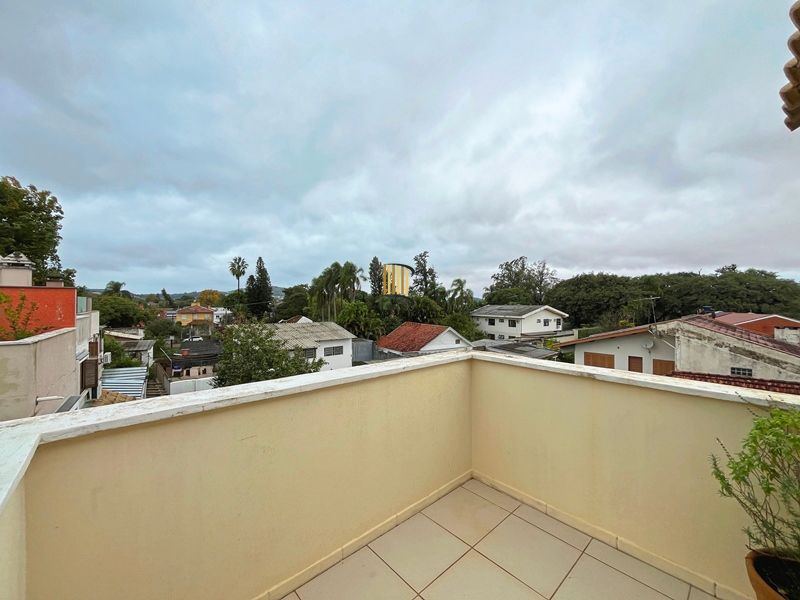 Casa 3 dormitórios no bairro Ipanema