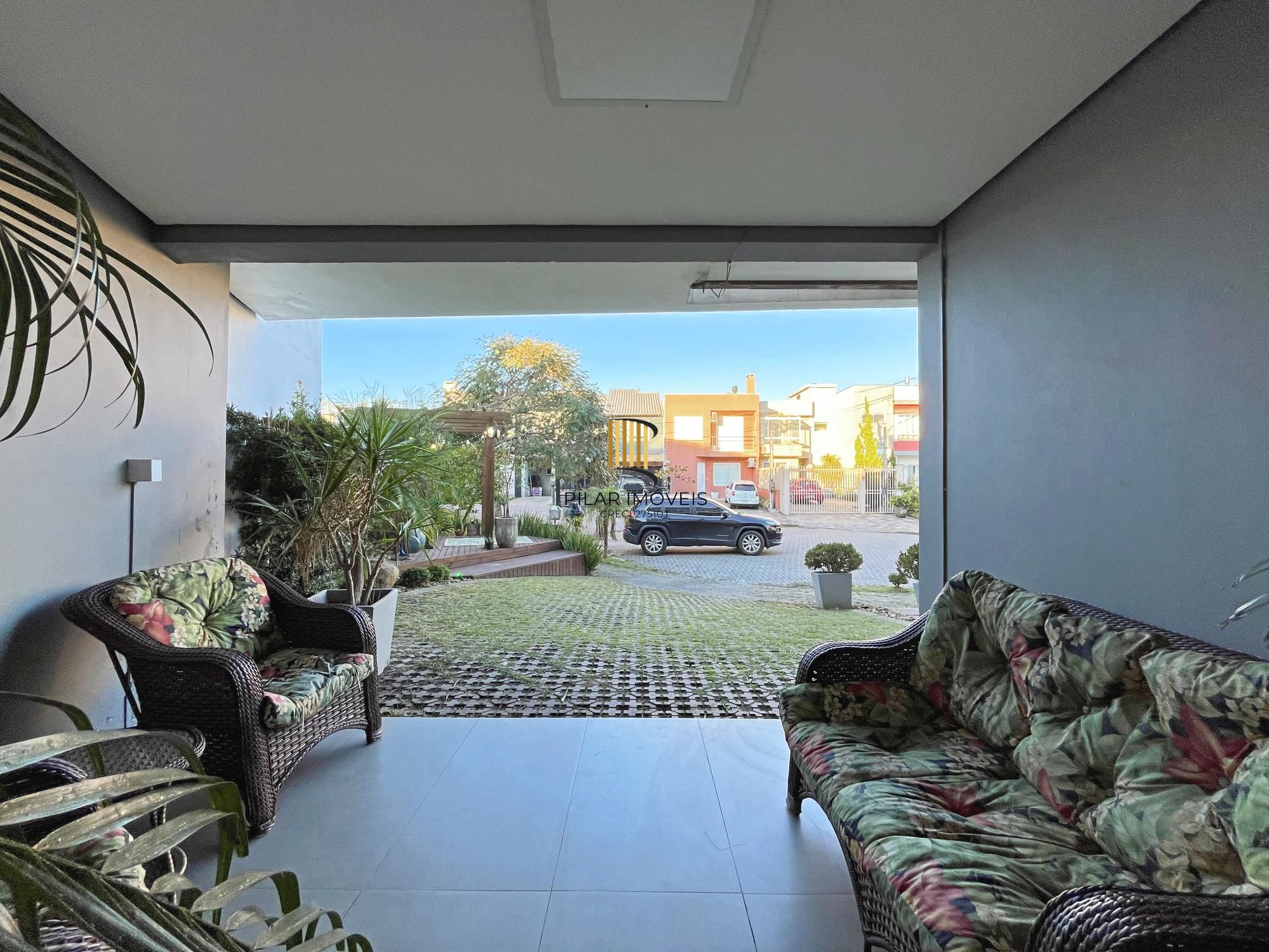 Casa 4 dormitórios no bairro Hípica