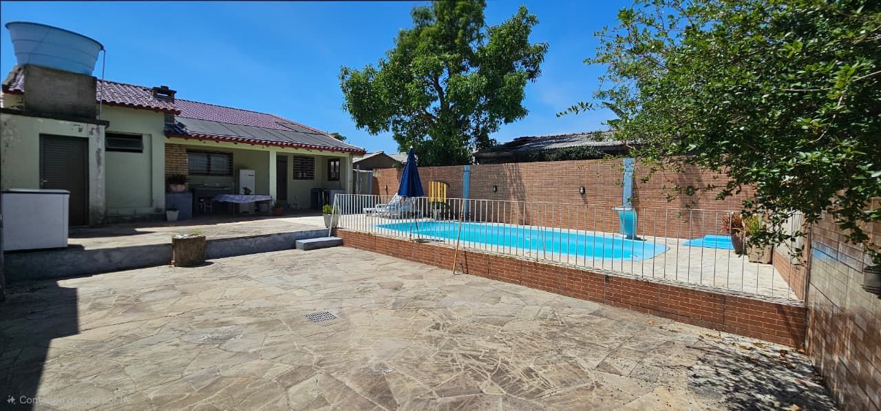 Casa 4 dormitórios no bairro Restinga