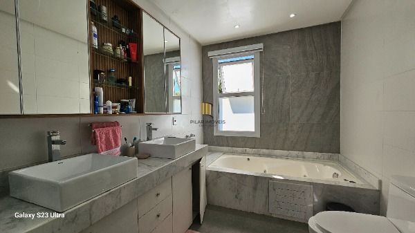 Casa Condominio em Porto Alegre, no bairro Aberta Dos Morros, com 3 dormitório(s), e 3 banheiros, à venda.