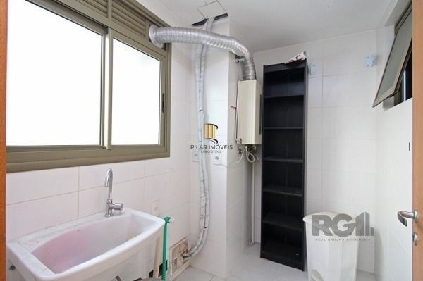 Apartamento em Porto Alegre, no bairro Cavalhada, com 3 dormitório(s), e 3 banheiros, à venda.