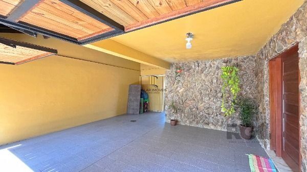 Casa 3 dormitórios no bairro Hípica