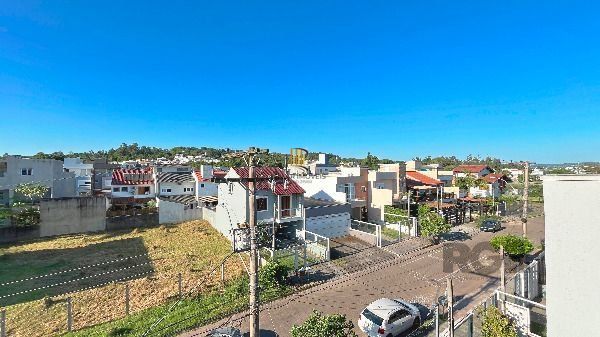Casa em Porto Alegre, no bairro Hípica, com 3 dormitório(s), e 3 banheiros, à venda.
