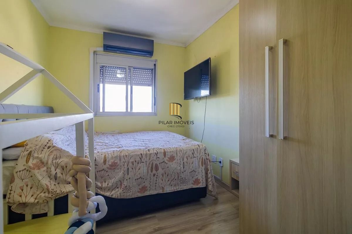 Apartamento 2 dormitórios, com suíte, churrasqueira, e vaga escriturada.